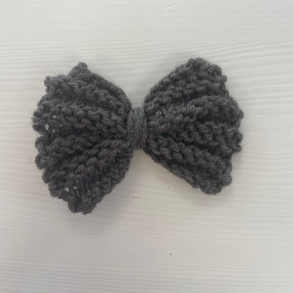 Strikket m�rkegr� sl�jfe