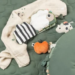 Sensorisk baby aktivitetsbog - Tiny farm - Farvemix